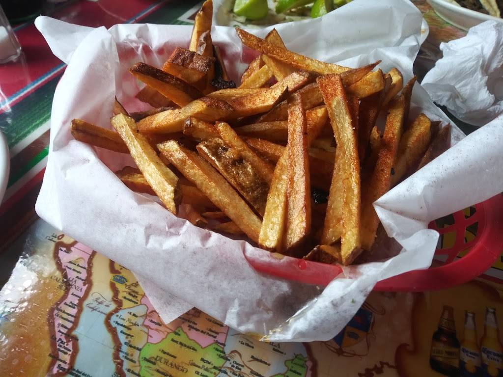 Tacos El Pariente Y Mariscos | restaurant | 100 Williams Rd, Salinas, CA 93905, USA | 8314243711 OR +1 831-424-3711