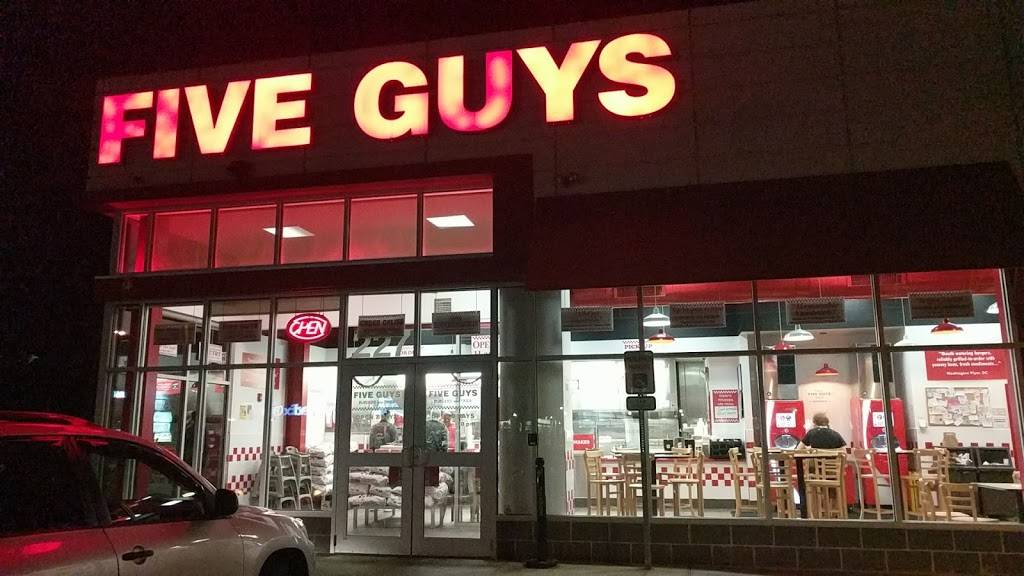 Five Guys | meal takeaway | 227 Andover St, Peabody, MA 01960, USA | 9787175416 OR +1 978-717-5416