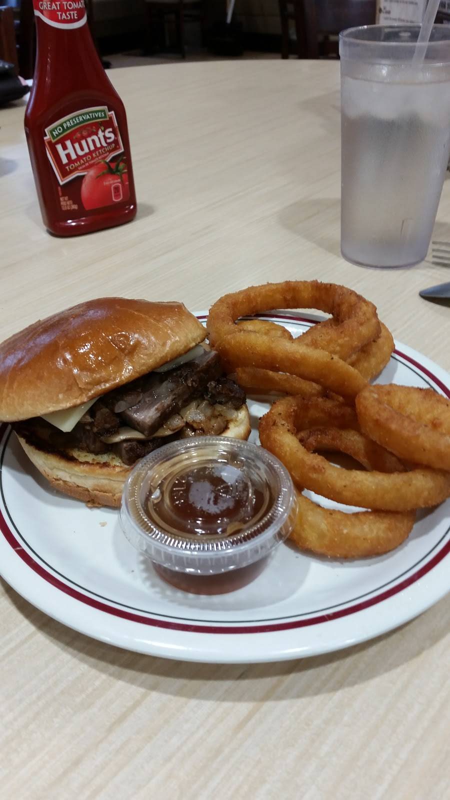 Huddle House | meal takeaway | 2250 N Ohio St, Salina, KS 67401, USA | 7858251648 OR +1 785-825-1648