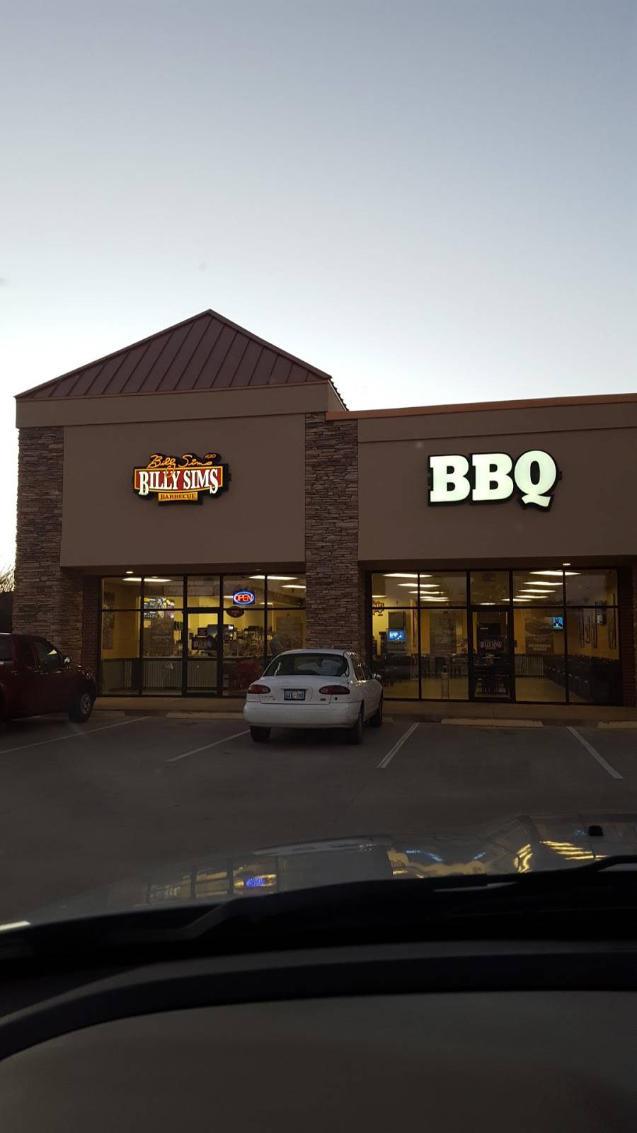 Billy Sims Barbecue | restaurant | 800 Garth Brooks Blvd #125, Yukon, OK 73099, USA | 4052652244 OR +1 405-265-2244