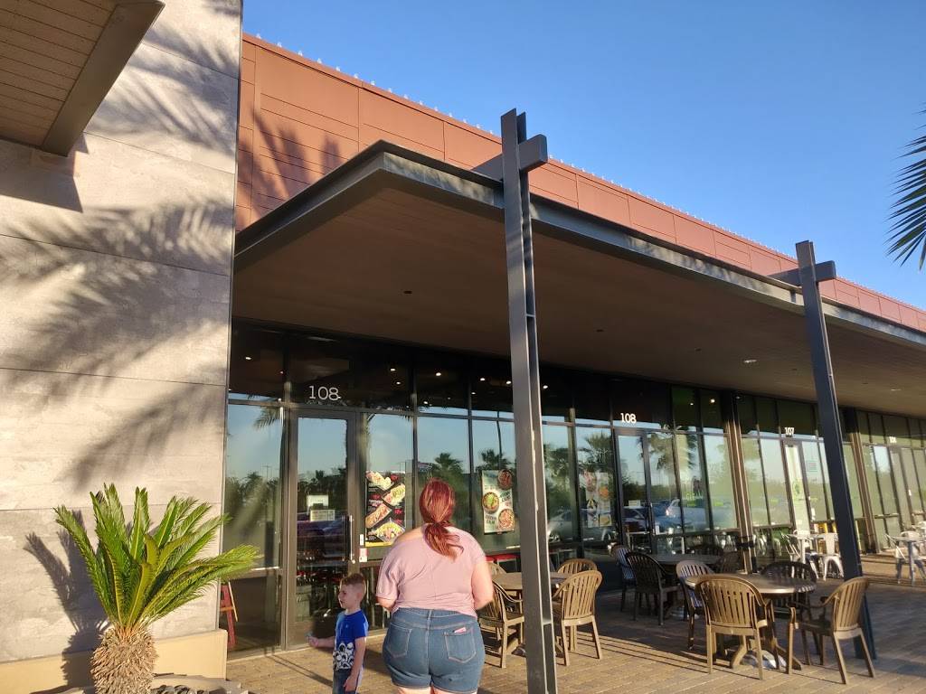 Yogis Grill | restaurant | 75 East Rivulon Boulevard #108, Gilbert, AZ 85297, USA | 4807221169 OR +1 480-722-1169