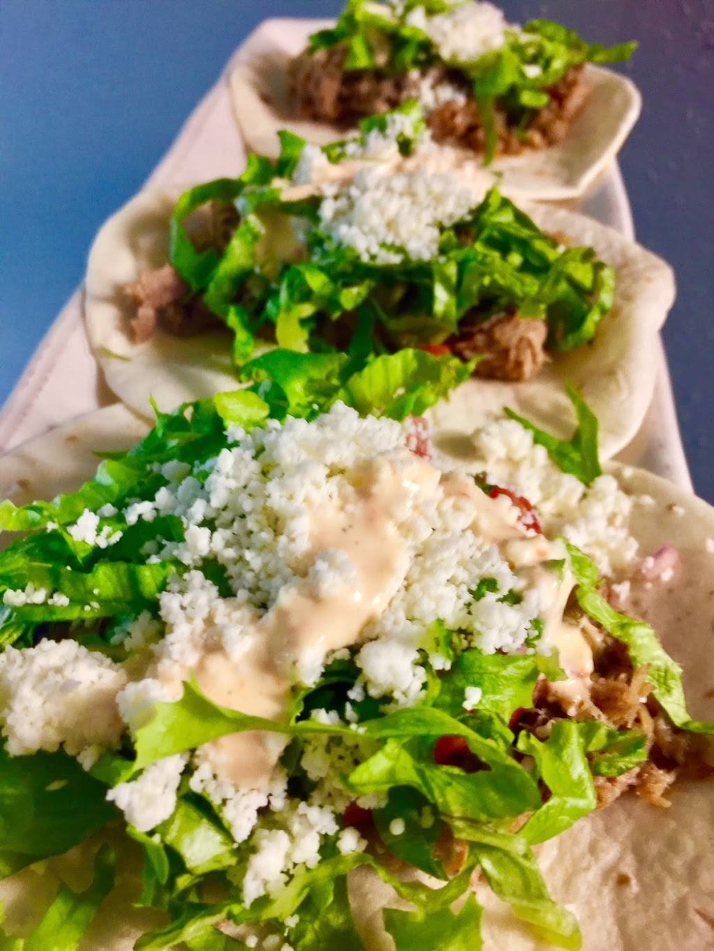 Roza Lyons | restaurant | 709 E Broadway, South Boston, MA 02127, USA | 6179029333 OR +1 617-902-9333