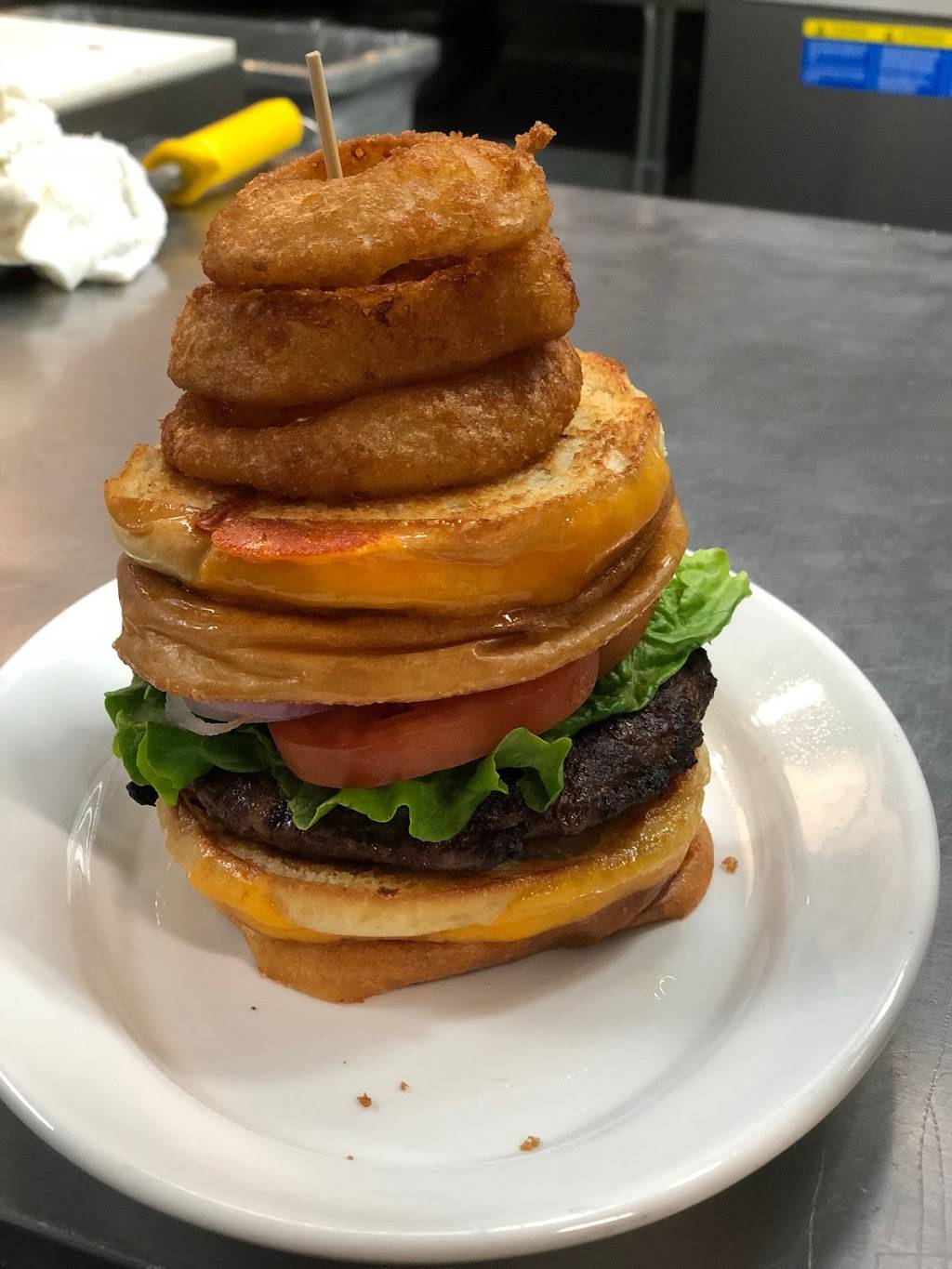 The Roy Public House | restaurant | 894 Queen St E, Toronto, ON M4M 1J3, Canada | 4164653331 OR +1 416-465-3331