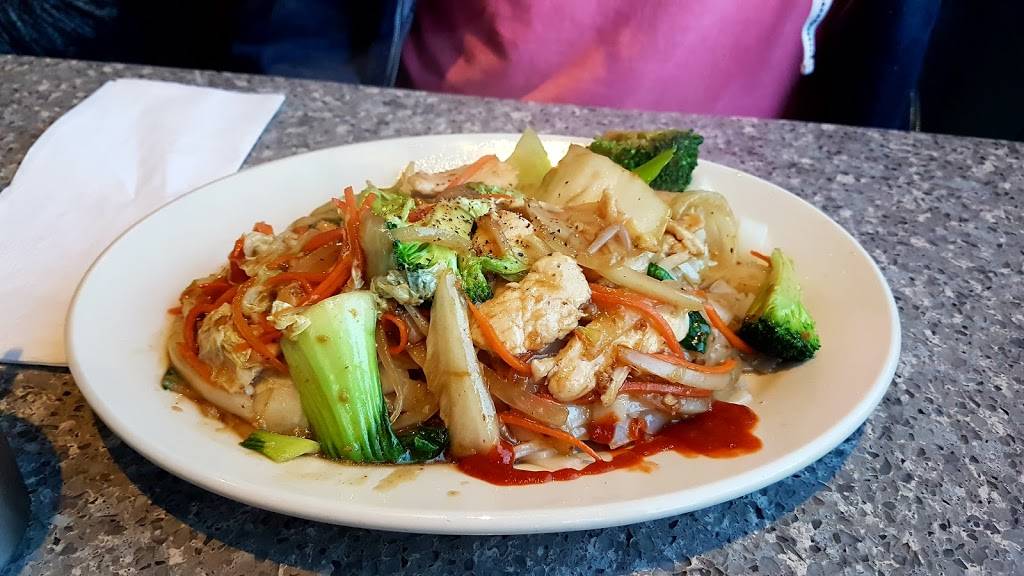 Saigon Asian Restaurant | restaurant | 1024 King St W, Hamilton, ON L8S 1L3, Canada | 9055281096 OR +1 905-528-1096