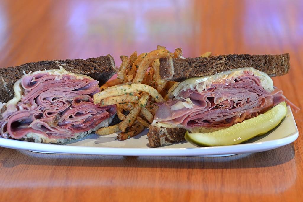 Hamiltons Pub | restaurant | 4866 Thompson Rd, Columbus, OH 43230, USA | 6147750007 OR +1 614-775-0007