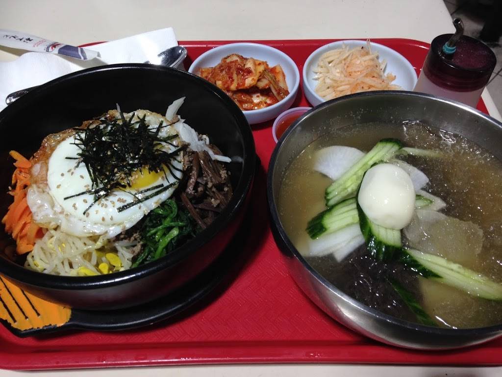 HomeTown | restaurant | 3301 184th St SW, Lynnwood, WA 98037, USA | 4255822691 OR +1 425-582-2691