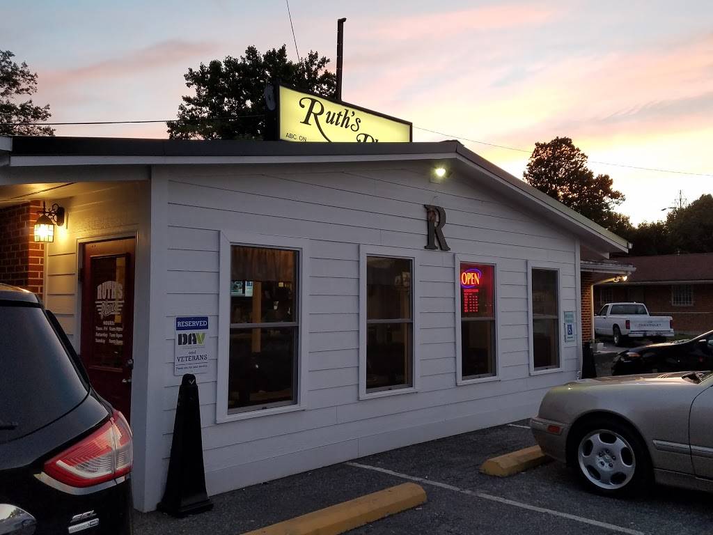 Ruths Place | restaurant | 17555 Virgil H Goode Hwy, Rocky Mount, VA 24151, USA | 5404897884 OR +1 540-489-7884