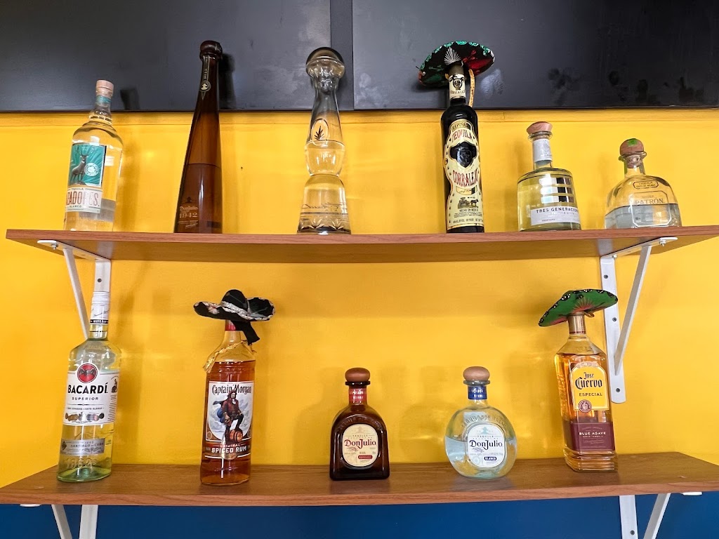 Las Brisas II | restaurant | 1414 Eastern Ave, Plymouth, WI 53073, USA | 9204001237 OR +1 920-400-1237