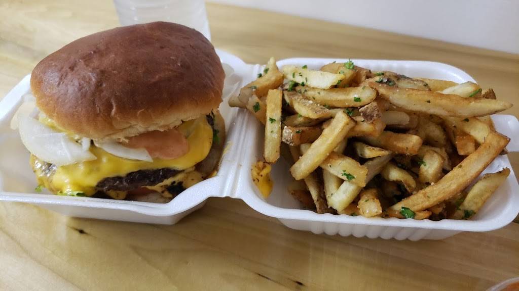 Lake Burger | restaurant | 4404 W Main St, Kalamazoo, MI 49006, USA | 2698882242 OR +1 269-888-2242