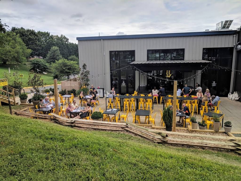 Three Notchd Craft Kitchen & Brewery | restaurant | 520 2nd St SE, Charlottesville, VA 22902, USA | 4349563141 OR +1 434-956-3141