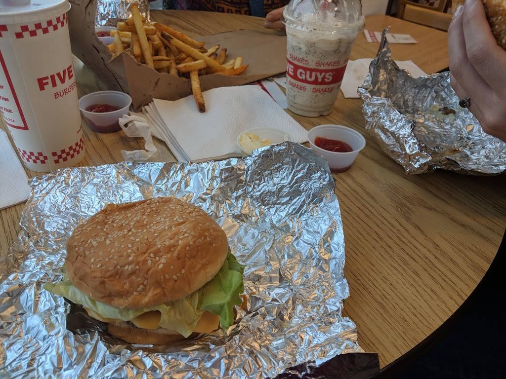 Five Guys | meal takeaway | 2050 8th Ave, West Linn, OR 97068, USA | 5035940812 OR +1 503-594-0812