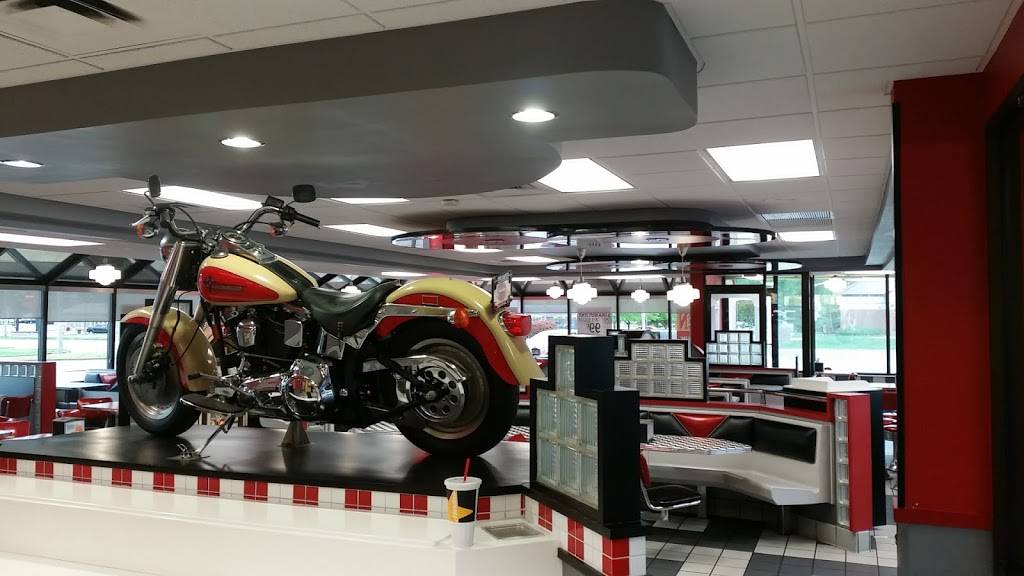 Hardees | restaurant | 2501 Adlai Stevenson Dr, Springfield, IL 62703, USA | 2175291331 OR +1 217-529-1331