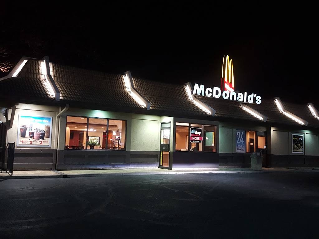 McDonalds | cafe | 6686 S Yosemite Ct, Englewood, CO 80111, USA | 3037706650 OR +1 303-770-6650