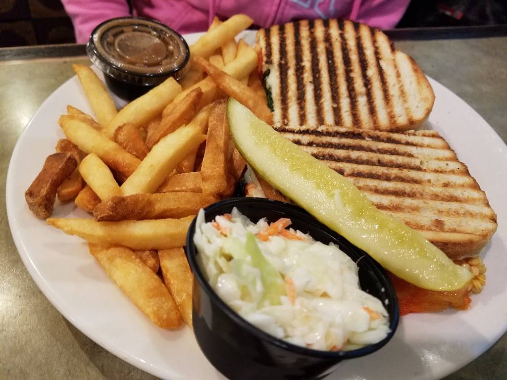 Peter Pan Diner | restaurant | 999 Sunrise Hwy, Bay Shore, NY 11706, USA | 6316651788 OR +1 631-665-1788