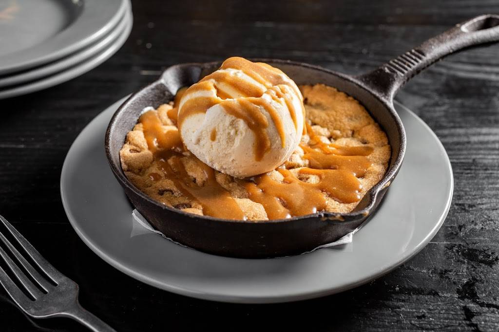 Smoke Daddy BBQ - Wrigleyville | restaurant | 3636 N Clark St, Chicago, IL 60613, USA | 7732272583 OR +1 773-227-2583