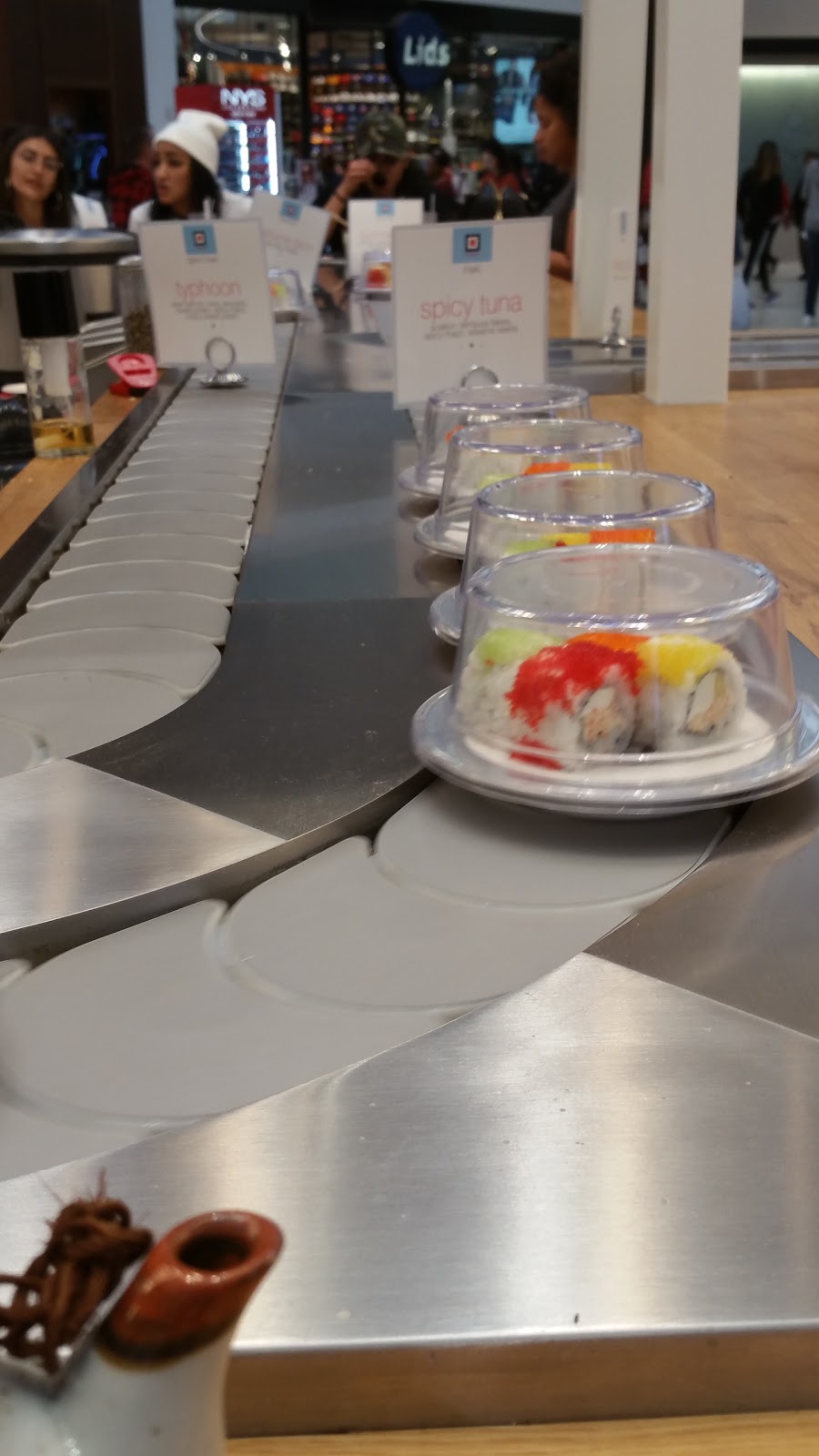 Sushigami | restaurant | 8001 S Orange Blossom Trail, Orlando, FL 32809, USA | 4078509091 OR +1 407-850-9091