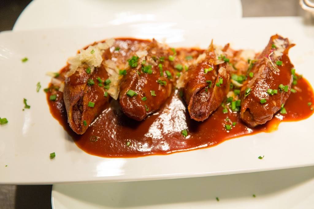 Hook & Hoof New American Kitchen and Cocktail | restaurant | 4125 Erie St, Willoughby, OH 44094, USA | 4405715312 OR +1 440-571-5312