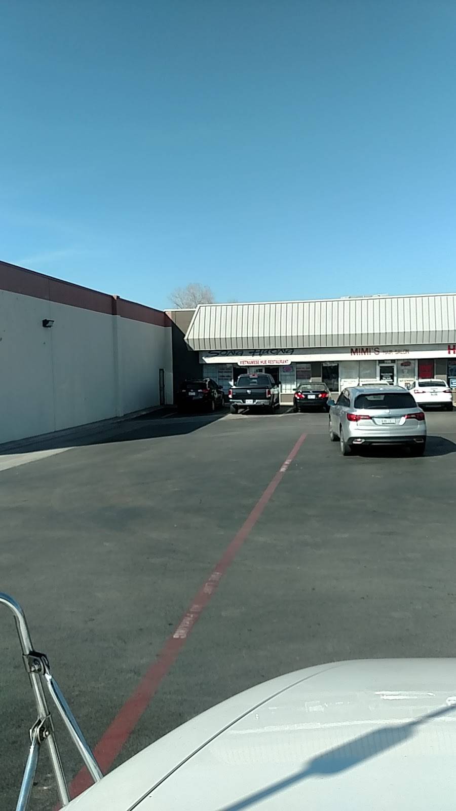 Song Huong Restaurant | restaurant | 703 E Pioneer Pkwy, Arlington, TX 76010, USA | 8172718128 OR +1 817-271-8128