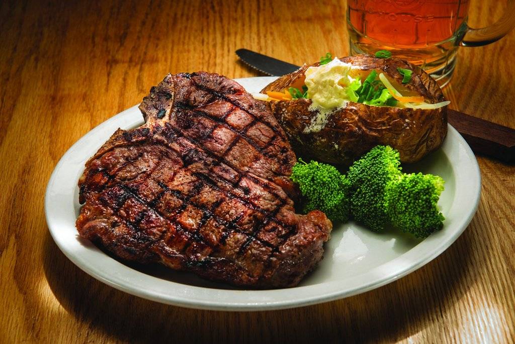 Safaris | restaurant | 230 E Main St, Hendersonville, TN 37075, USA | 6159913958 OR +1 615-991-3958