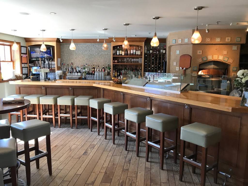 Palette Bistro | restaurant | 321 Bay St, Petoskey, MI 49770, USA | 2313483321 OR +1 231-348-3321