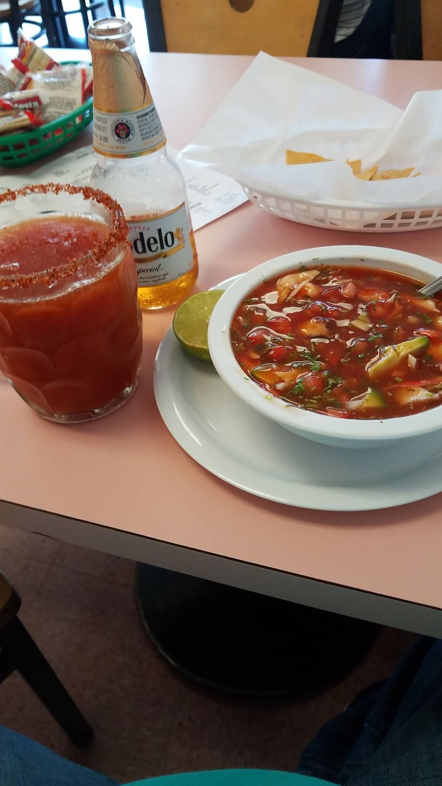 Antojitos Clemente | restaurant | 210 W 1st St #111, Santa Ana, CA 92701, USA | 7145414414 OR +1 714-541-4414