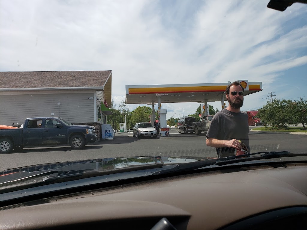 Shell | restaurant | 3 Moosehead Trail, Newport, ME 04953, USA | 2073685353 OR +1 207-368-5353