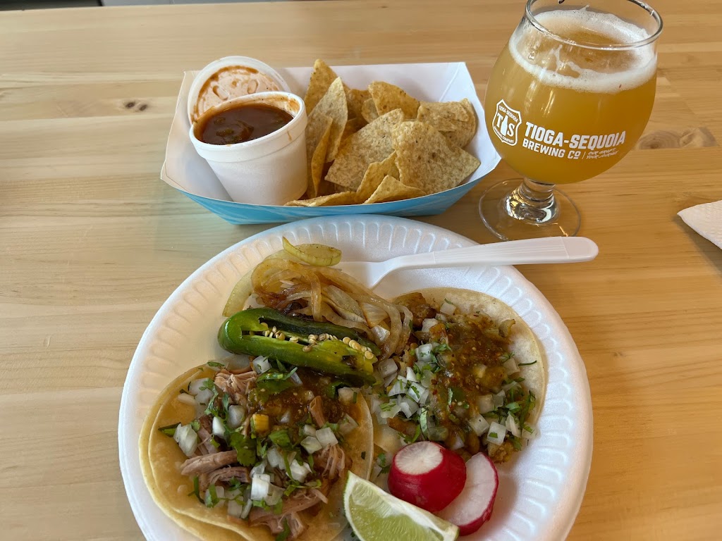 Tioga Sequoia Merced Taproom | restaurant | 1707 N St, Merced, CA 95340, USA | 2092339647 OR +1 209-233-9647