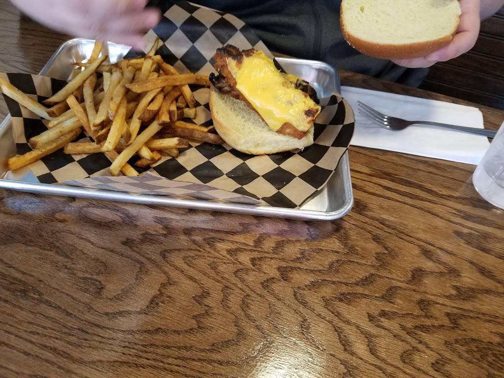 Strong & Co. | restaurant | 107 E Main St, Somerset, OH 43783, USA | 7408363105 OR +1 740-836-3105