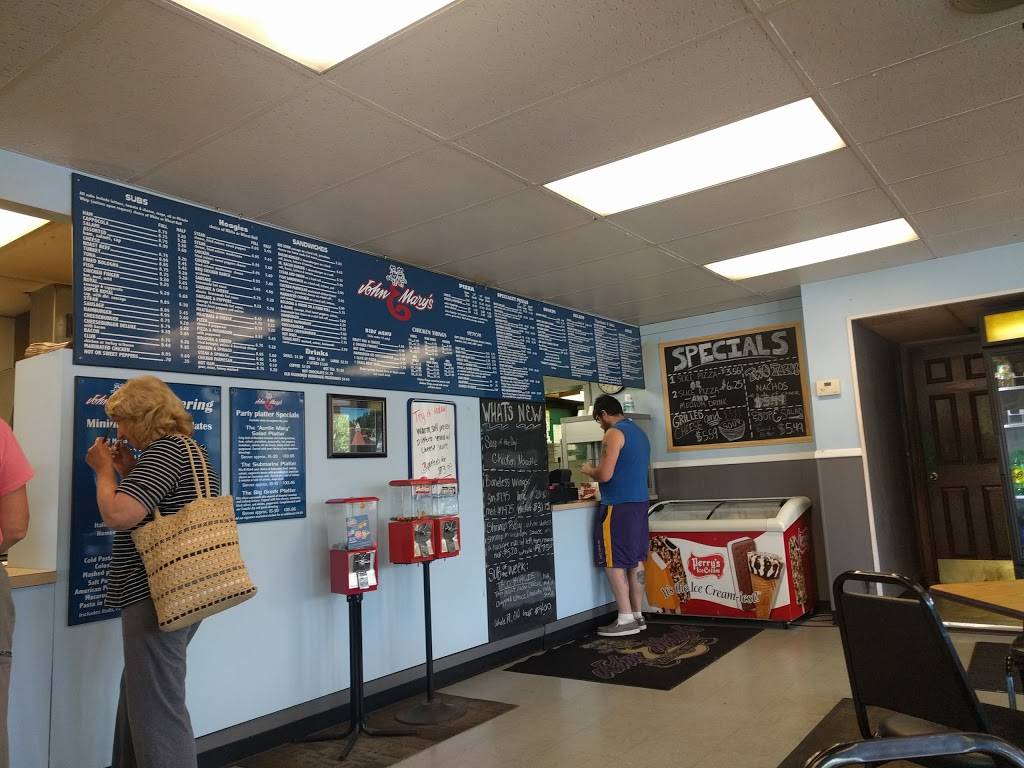 John & Marys | restaurant | 13485 Broadway, Alden, NY 14004, USA | 7169373311 OR +1 716-937-3311