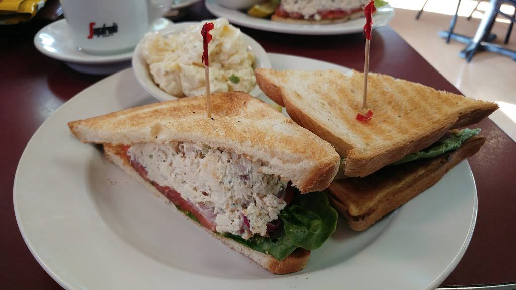 Coral Bagels | restaurant | 2750 SW 26th Ave, Miami, FL 33133, USA | 3058540336 OR +1 305-854-0336