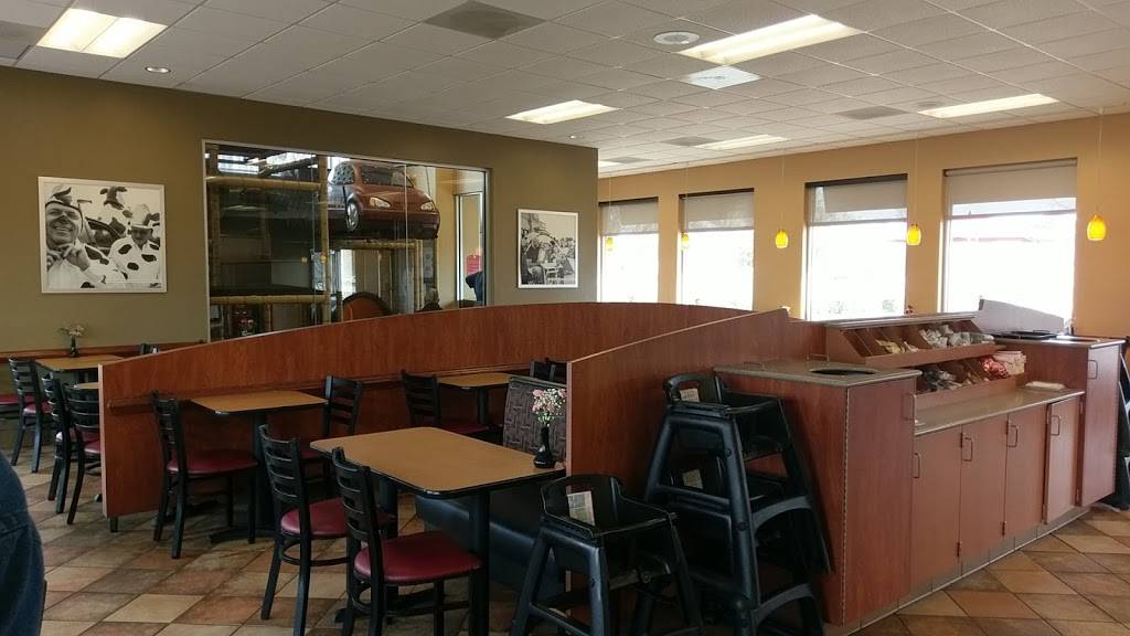 Chick-fil-A | restaurant | 1011 E W Hwy 377, Granbury, TX 76048, USA | 8175734424 OR +1 817-573-4424