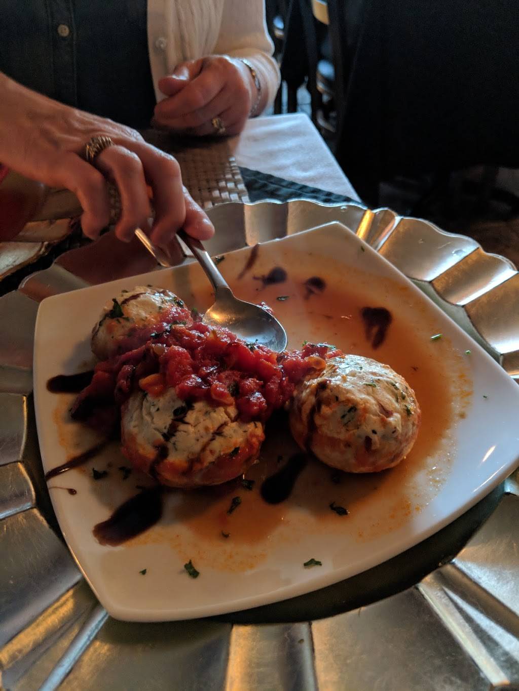 Tangled Up In Blue Restaurant | restaurant | 425 Bench St, Taylors Falls, MN 55084, USA | 6514651000 OR +1 651-465-1000