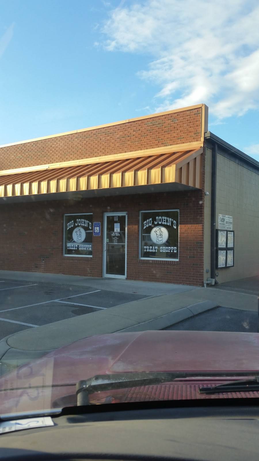 Big Johns Treat Shoppe | restaurant | 120 Williams Way SW, Calhoun, GA 30701, USA | 7066296255 OR +1 706-629-6255