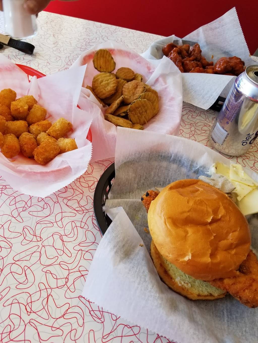 Cheeks Chicken & Waffles | restaurant | 822 E Center St, Wallingford, CT 06492, USA | 2032691119 OR +1 203-269-1119