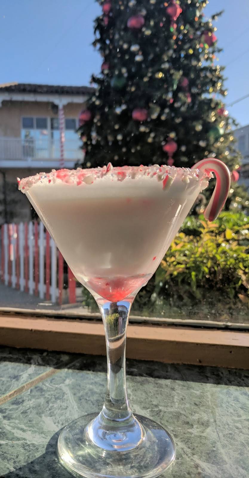 Sly McFly’s | restaurant | 700 Cannery Row, Monterey, CA 93940, USA | 8316498050 OR +1 831-649-8050