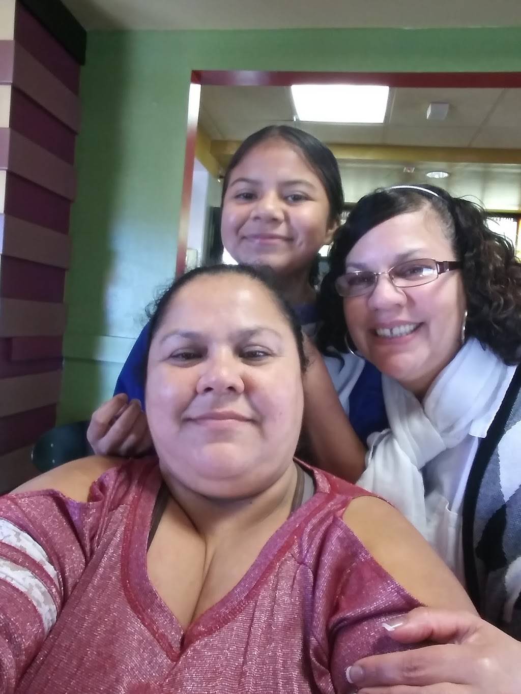 Jack in the Box | restaurant | 3002 Ming Ave, Bakersfield, CA 93304, USA | 6618325942 OR +1 661-832-5942