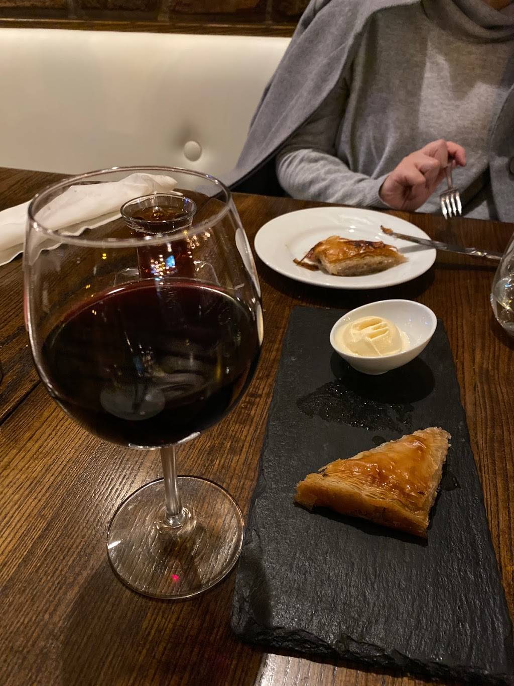 Farm & Sea Turkish Cuisine | restaurant | 2833 N Broadway, Chicago, IL 60657, USA | 7738800063 OR +1 773-880-0063