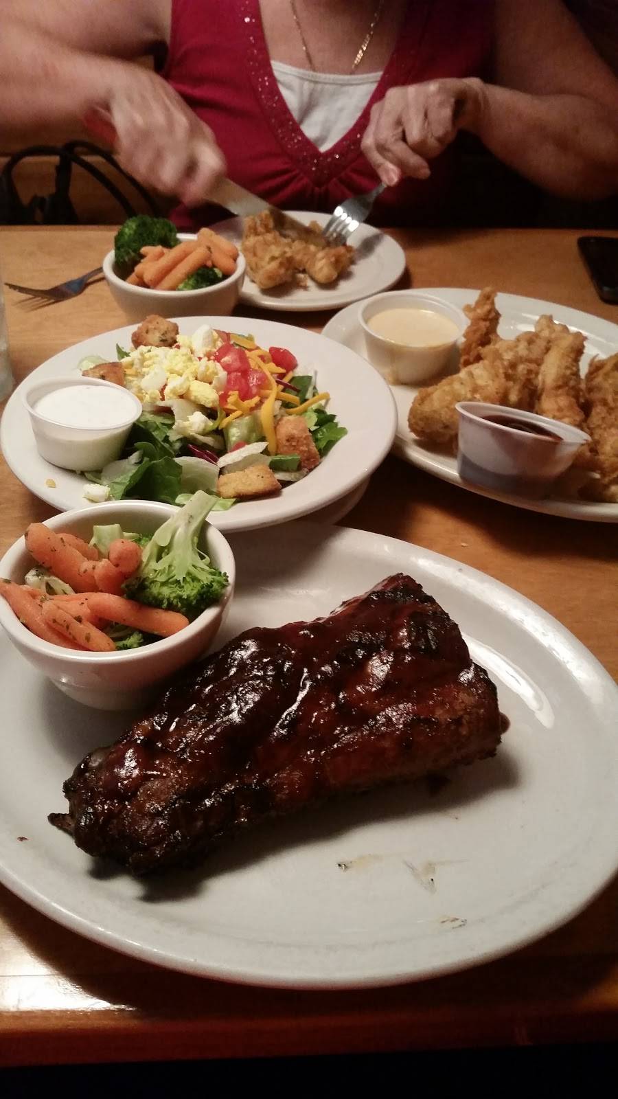Texas Roadhouse | restaurant | 835 Cog Cir, Crystal Lake, IL 60014, USA | 8153567427 OR +1 815-356-7427