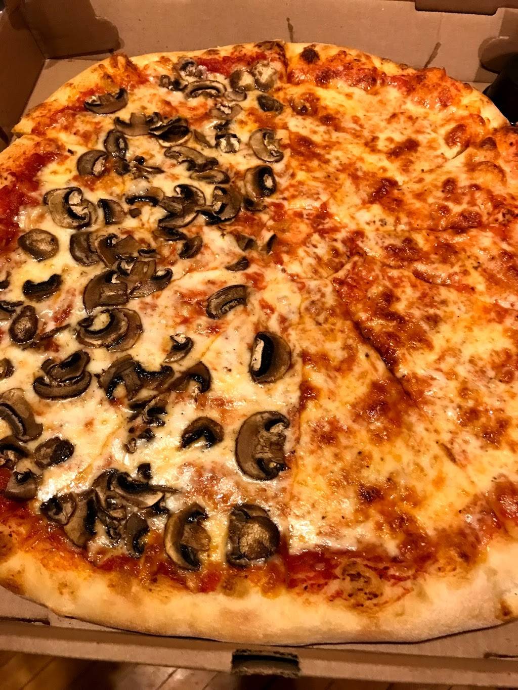 Mama Ginas | restaurant | 101 S 2nd St, Fulton, NY 13069, USA | 3155988210 OR +1 315-598-8210