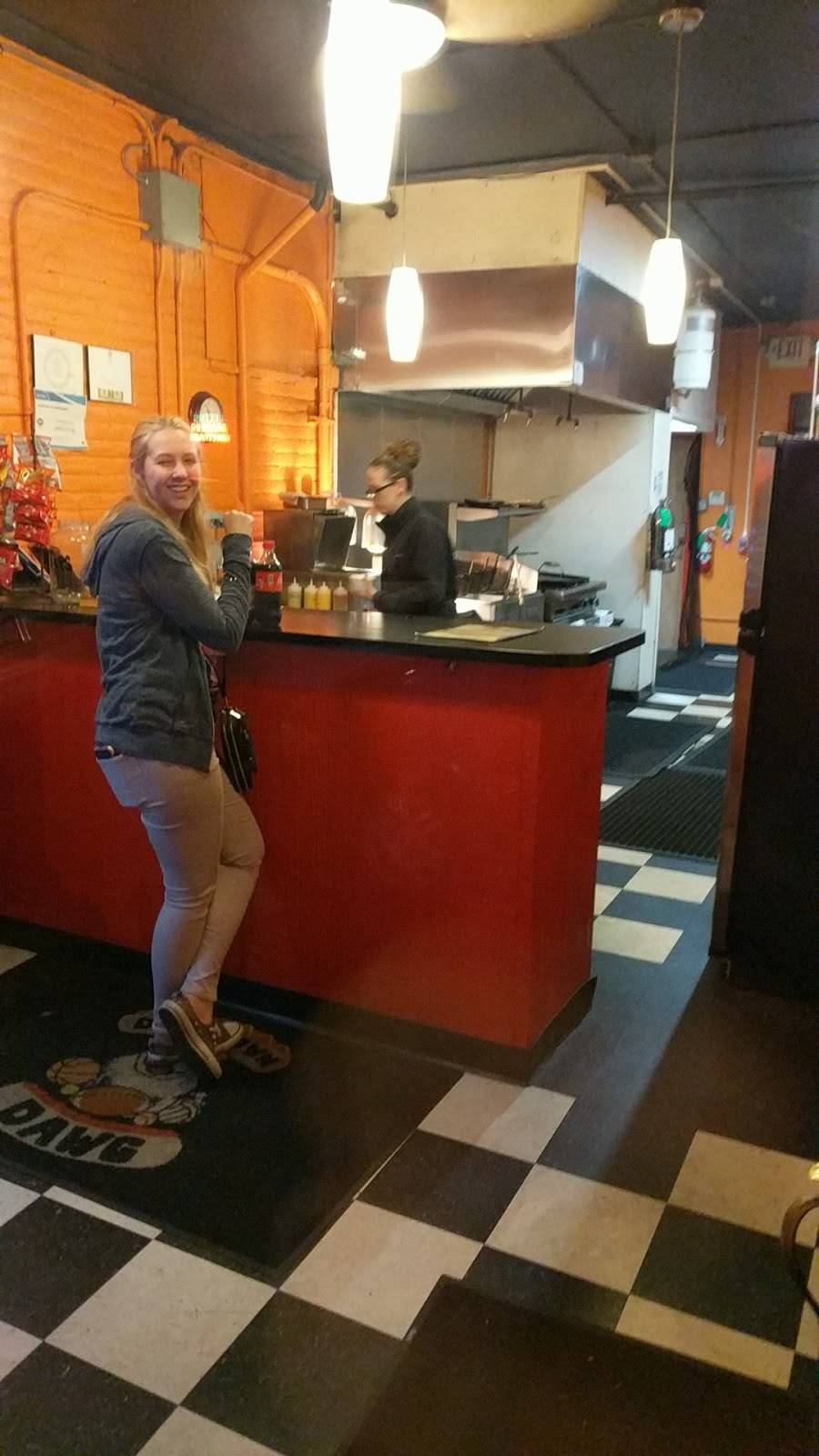 Downtown Dawg | restaurant | 77 N 4th St, Easton, PA 18042, USA | 6102523070 OR +1 610-252-3070