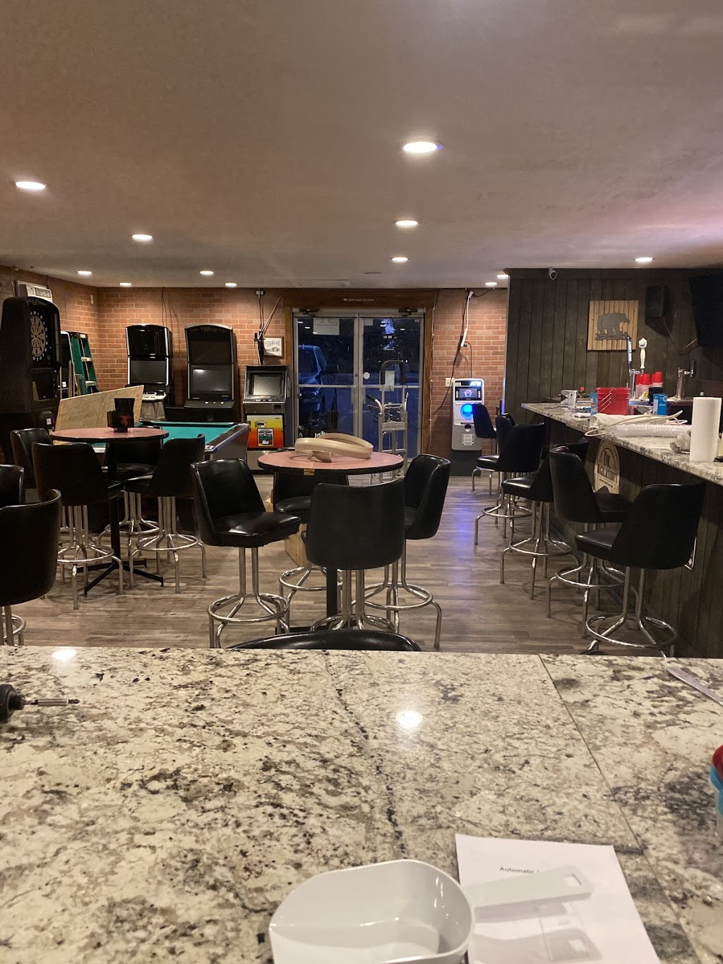 On The Rocks | restaurant | 108 E Willow St, Harrisburg, SD 57032, USA | 6052516363 OR +1 605-251-6363