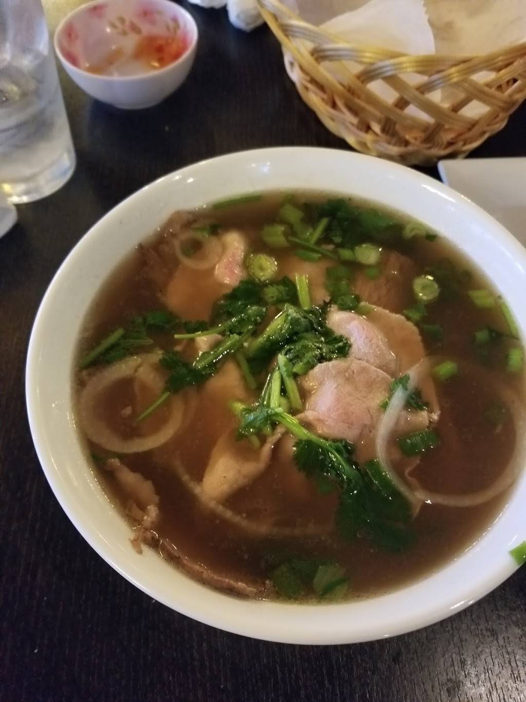 Pho Saigon and Bar | restaurant | 1106 Pontiac Ave, Cranston, RI 02920, USA | 4017800536 OR +1 401-780-0536