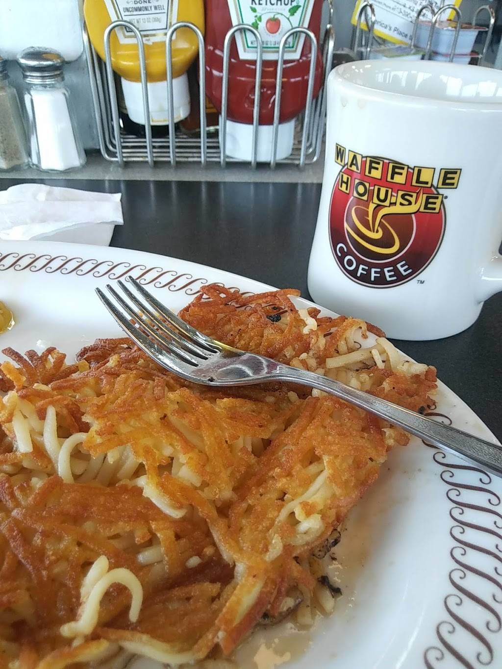 Waffle House | meal takeaway | 1455 E Santa Fe St, Olathe, KS 66061, USA | 9133900257 OR +1 913-390-0257