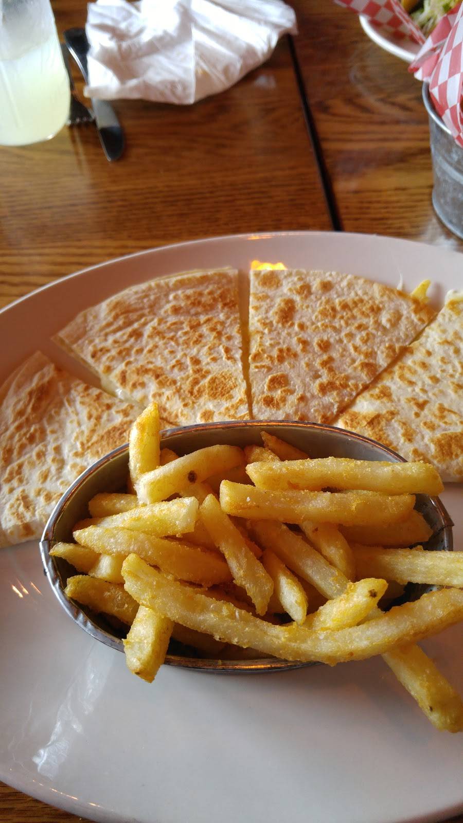 Guapos Tortilla Shack | restaurant | 136 MA-6A, Orleans, MA 02653, USA | 5082553338 OR +1 508-255-3338