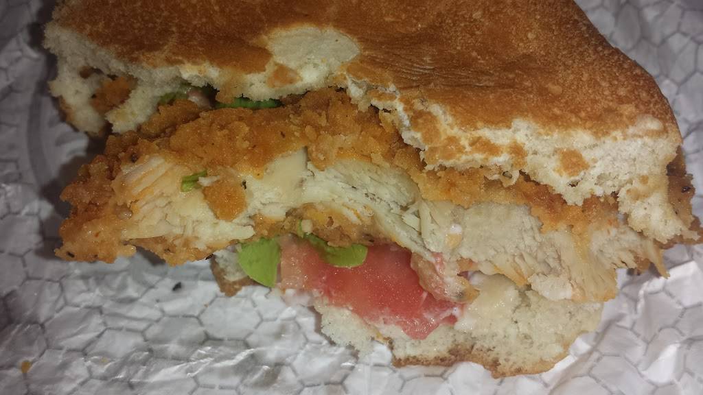 Wendys | restaurant | 3209 SW College Rd, Ocala, FL 34474, USA | 3522371007 OR +1 352-237-1007