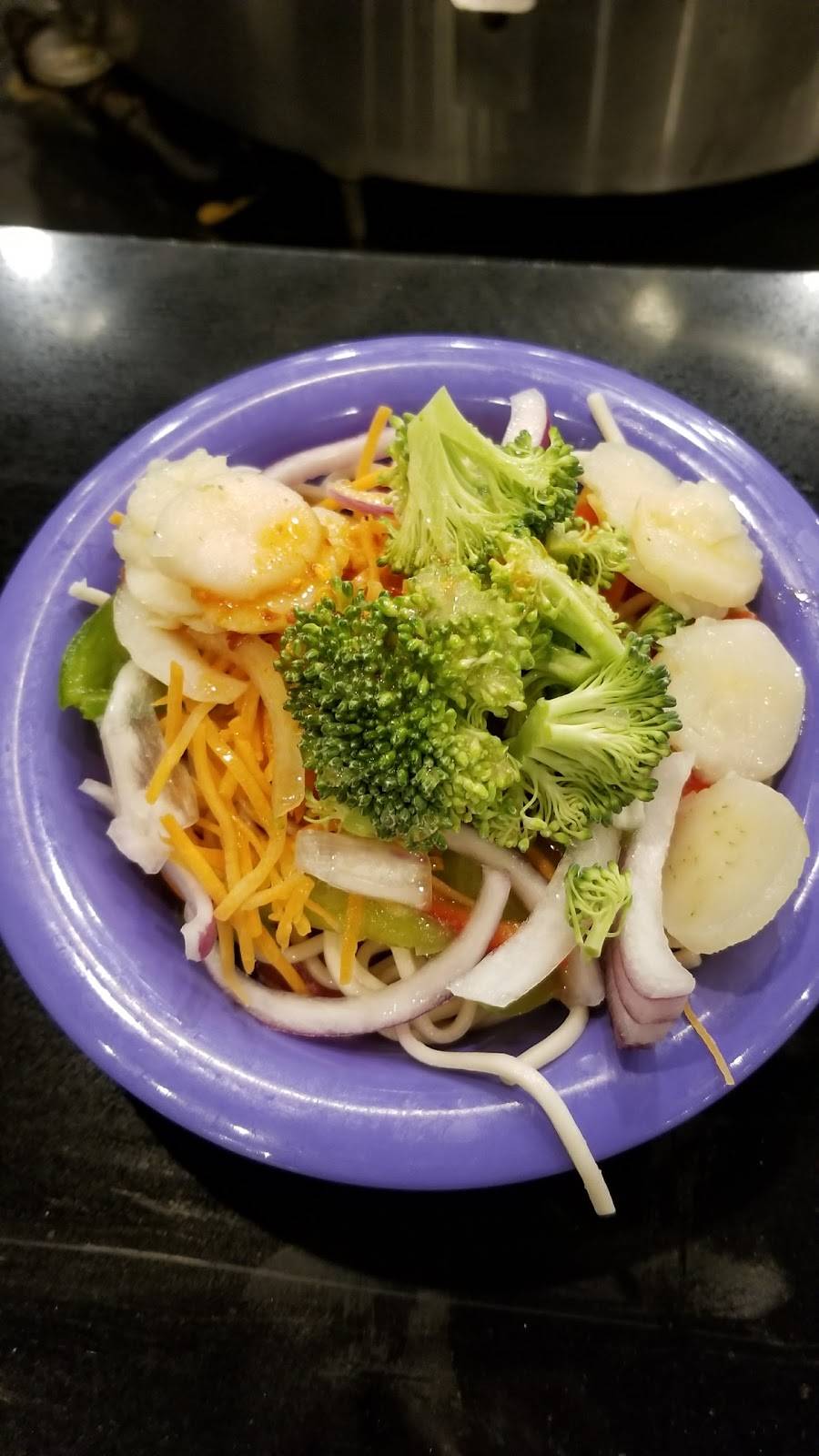 HuHot Mongolian Grill | restaurant | 3021 S 108th St, West Allis, WI 53227, USA | 4149888881 OR +1 414-988-8881