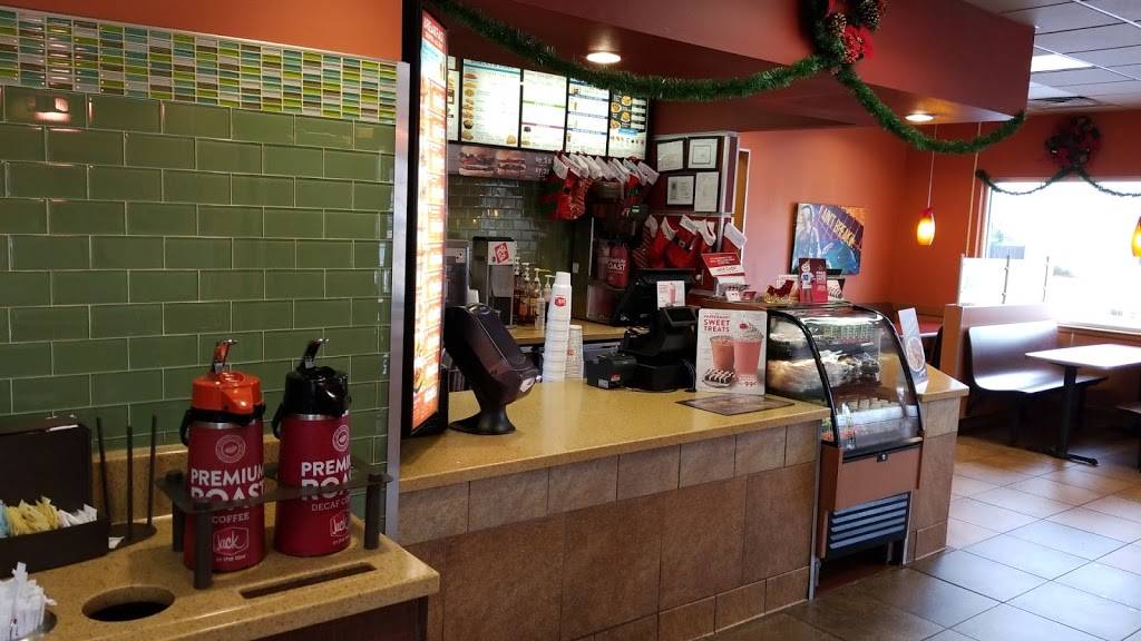 Jack in the Box | restaurant | 107 E Camp Wisdom Rd, Duncanville, TX 75116, USA | 9722835664 OR +1 972-283-5664