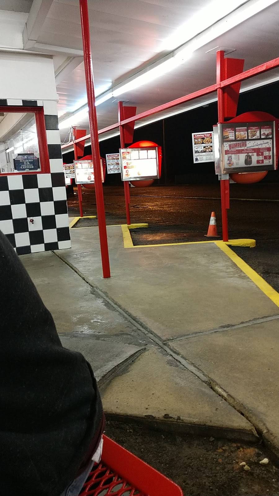 Bumpers Drive-In of America | restaurant | 660 Caldwell Dr, Hazlehurst, MS 39083, USA | 6018949931 OR +1 601-894-9931