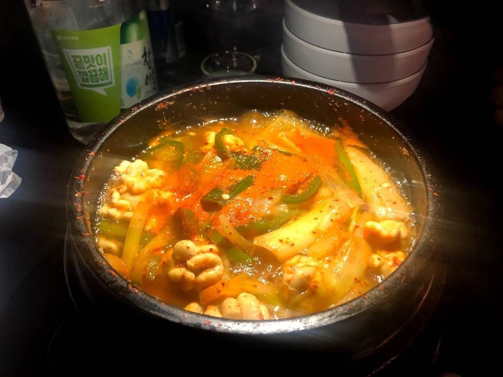 Greenlight Korean Pub& Karaoke | restaurant | 2519 W Peterson Ave, Chicago, IL 60659, USA | 8728062014 OR +1 872-806-2014