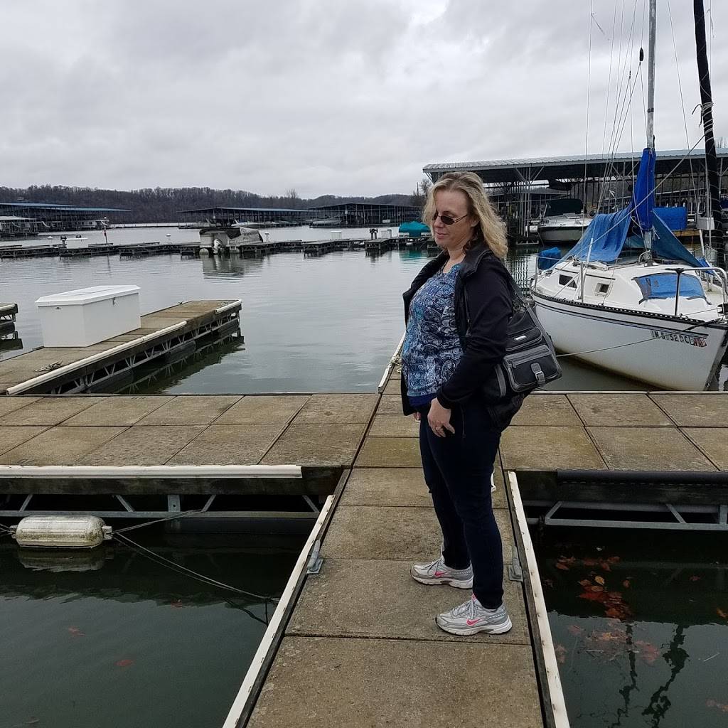 Tradewinds Waterfront Restaurant | restaurant | 9301 S Fairfax Rd, Bloomington, IN 47401, USA | 8128242628 OR +1 812-824-2628